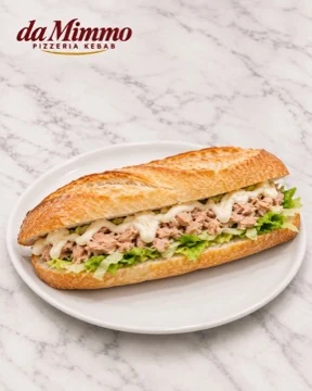 Französisches Sandwich 2 auf weißem Marmor