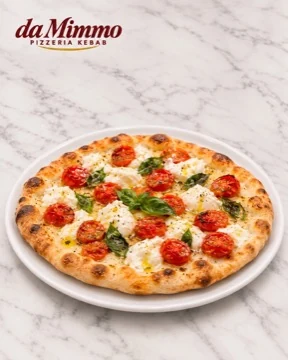 Focaccia Sfiziosa auf weißem Marmor
