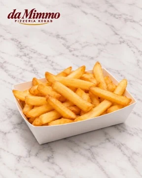 Kleine Pommes-Schale auf weißem Marmor
