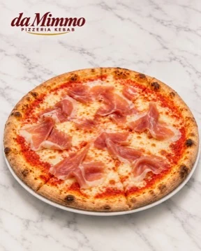 Prosciutto Crudo auf weißem Marmor
